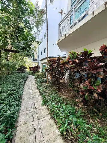 7728 Collins Avenue Miami Beach FL 33141