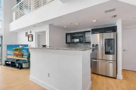 7728 Collins Avenue Miami Beach FL 33141