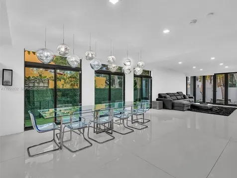 3010 Alton Road Miami Beach FL 33140