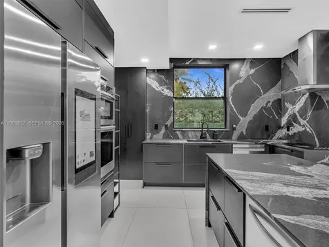 3010 Alton Road Miami Beach FL 33140