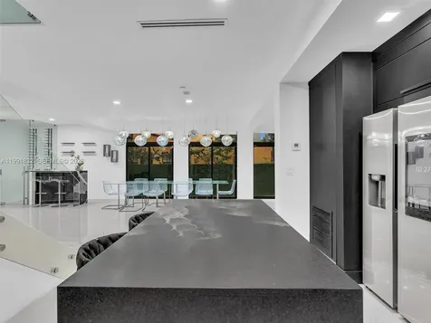 3010 Alton Road Miami Beach FL 33140