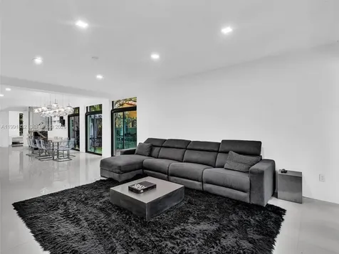 3010 Alton Road Miami Beach FL 33140