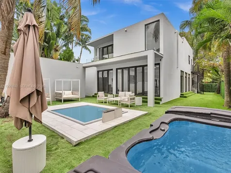 3010 Alton Road Miami Beach FL 33140