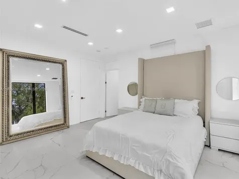 3010 Alton Road Miami Beach FL 33140