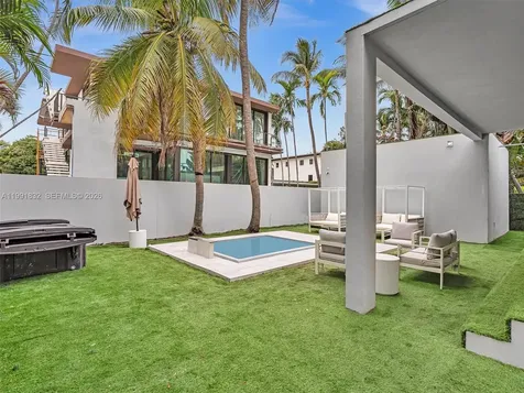3010 Alton Road Miami Beach FL 33140