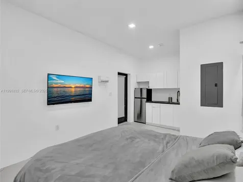 3010 Alton Road Miami Beach FL 33140