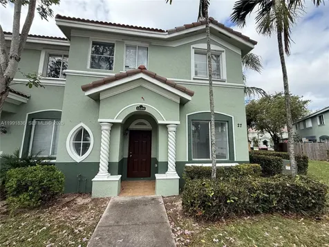 1586 SE 27th Court Homestead FL 33035