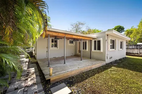 2431 Overbrook Street Miami FL 33133