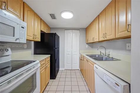 6557 SW 41st Court Davie FL 33314