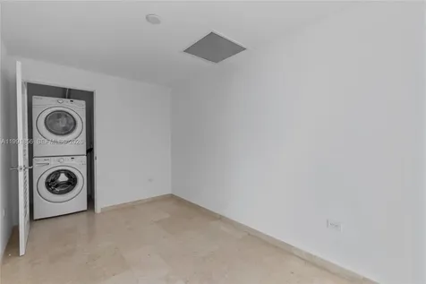88 SW 7th Street Miami FL 33130