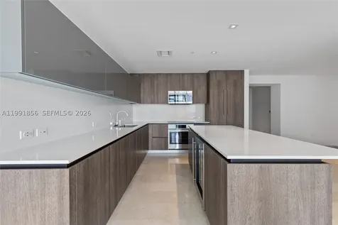 88 SW 7th Street Miami FL 33130