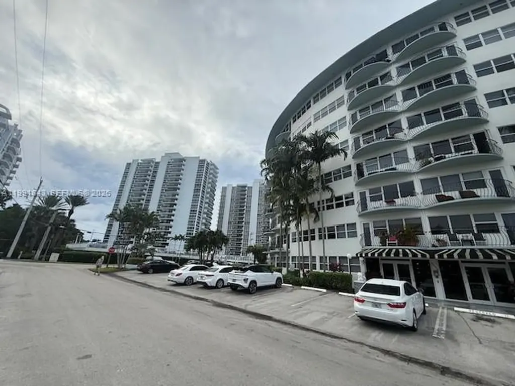 3250 NE 28th Street Fort Lauderdale FL 33308