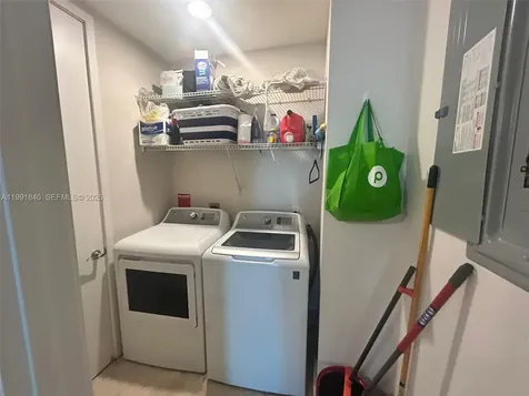 218 SE 14th Street Miami FL 33131