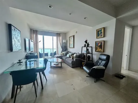 218 SE 14th Street Miami FL 33131