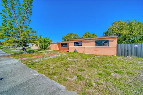 2451 NW 182nd Terrace Miami Gardens FL 33056