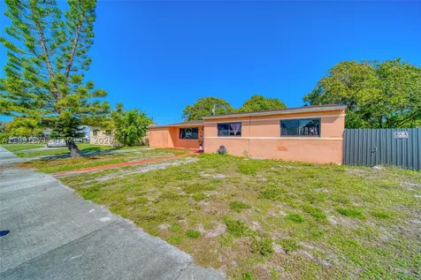 2451 NW 182nd Terrace Miami Gardens FL 33056