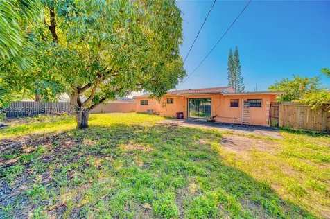 2451 NW 182nd Terrace Miami Gardens FL 33056