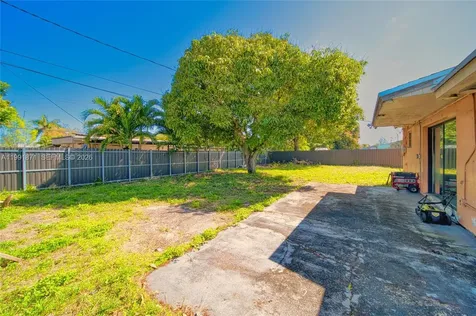 2451 NW 182nd Terrace Miami Gardens FL 33056