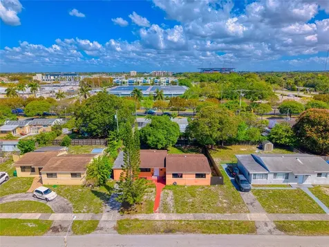 2451 NW 182nd Terrace Miami Gardens FL 33056