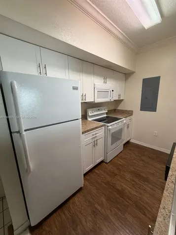 Pembroke Pines FL 33025