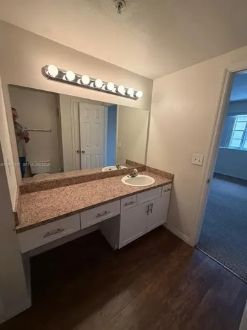 Pembroke Pines FL 33025