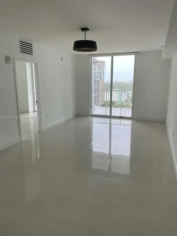 170 SE 14th Street Miami FL 33131