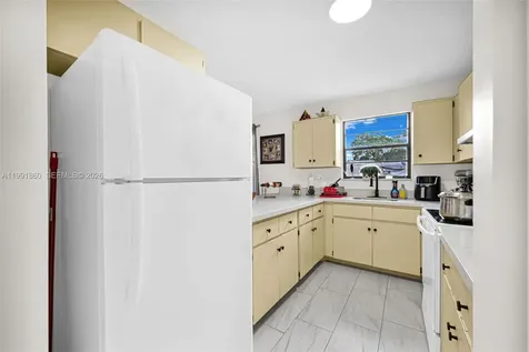 2934 NW 94th Street Miami FL 33147