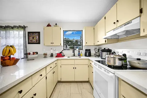 2934 NW 94th Street Miami FL 33147