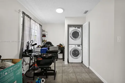 2934 NW 94th Street Miami FL 33147