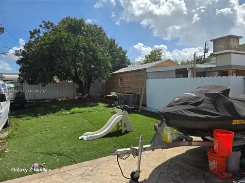 234 E 44th Street Hialeah FL 33013