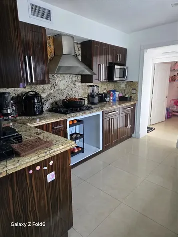 234 E 44th Street Hialeah FL 33013