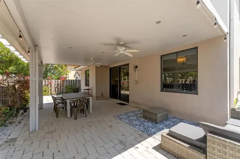 9761 NW 9th Street Miami FL 33172