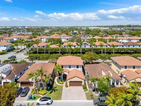 9761 NW 9th Street Miami FL 33172