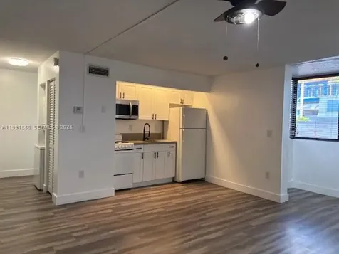 5033 NW 7th Street Miami FL 33126