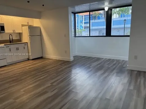 5033 NW 7th Street Miami FL 33126