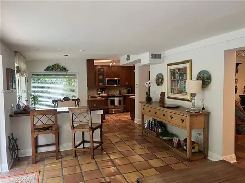 204 Westwood Drive Key Biscayne FL 33149