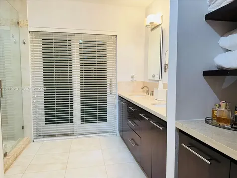 204 Westwood Drive Key Biscayne FL 33149