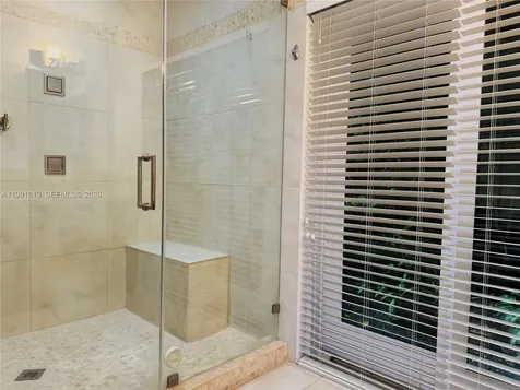 204 Westwood Drive Key Biscayne FL 33149