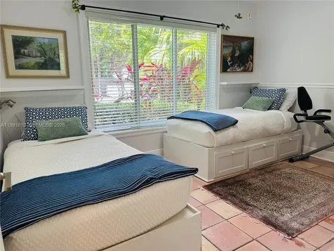 204 Westwood Drive Key Biscayne FL 33149