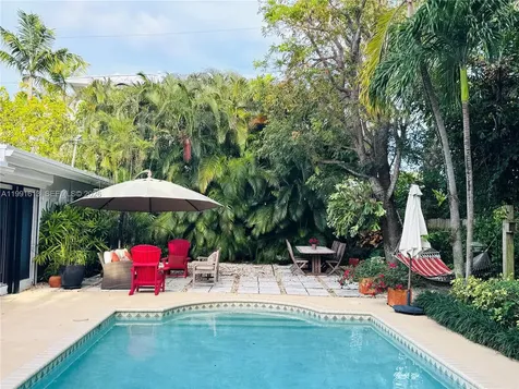 204 Westwood Drive Key Biscayne FL 33149