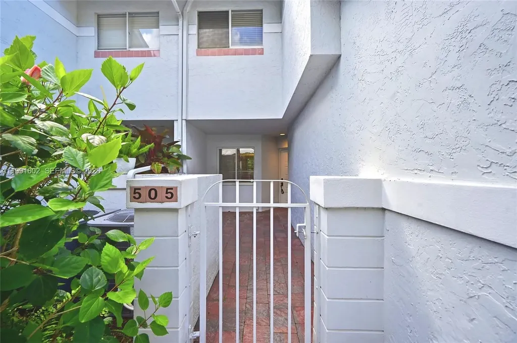 6215 Old Court Road Boca Raton FL 33433