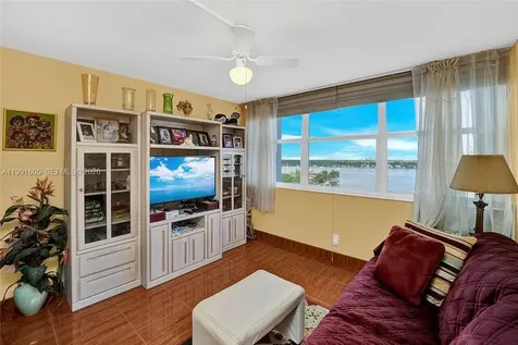 1400 S Ocean Drive Hollywood FL 33019