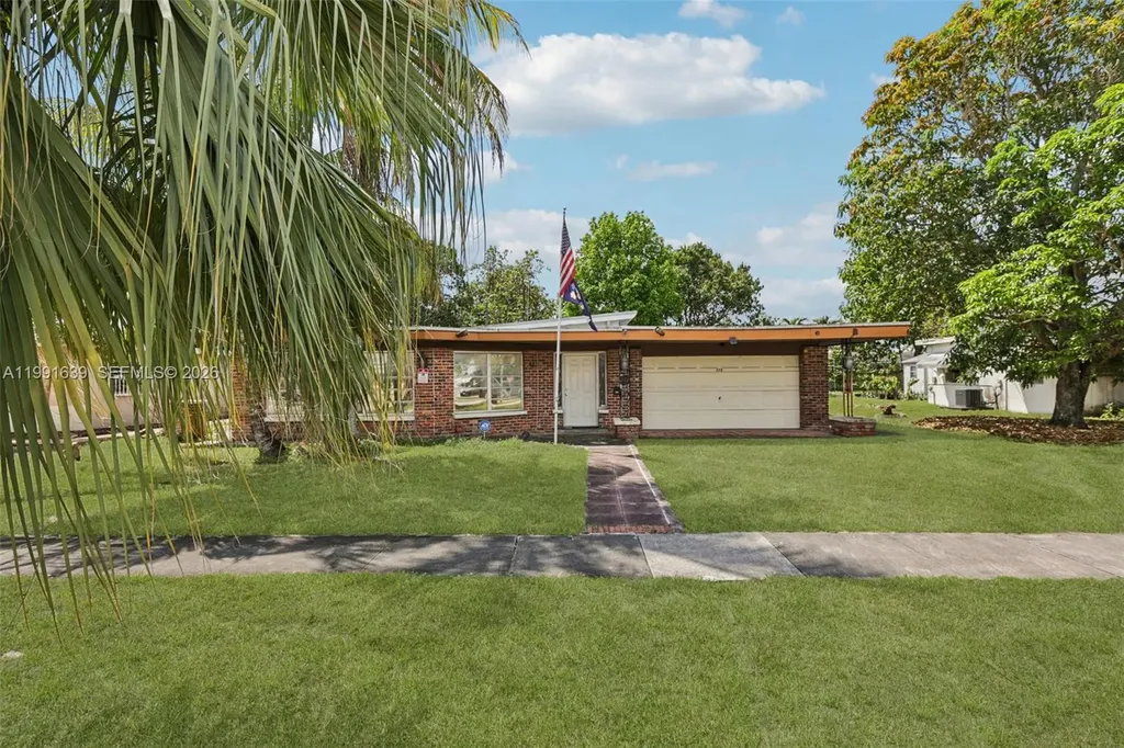 272 W 46th Street Hialeah FL 33012
