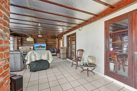 272 W 46th Street Hialeah FL 33012