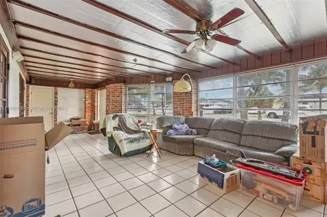 272 W 46th Street Hialeah FL 33012