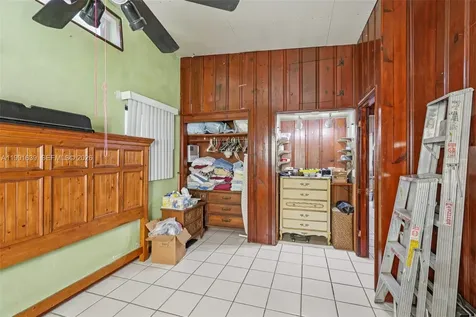272 W 46th Street Hialeah FL 33012