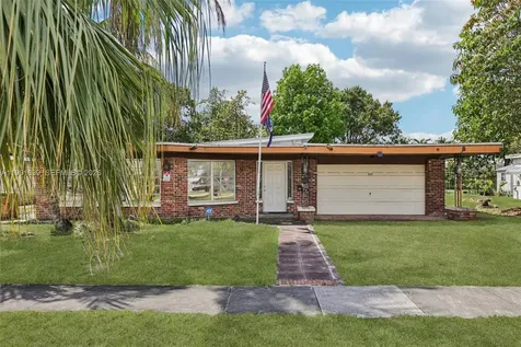 272 W 46th Street Hialeah FL 33012