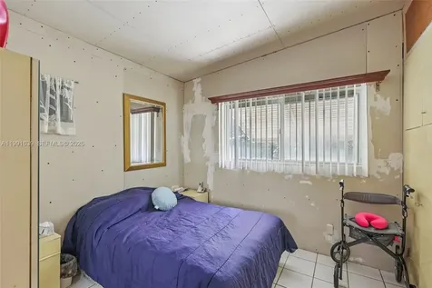 272 W 46th Street Hialeah FL 33012