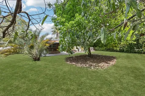 272 W 46th Street Hialeah FL 33012
