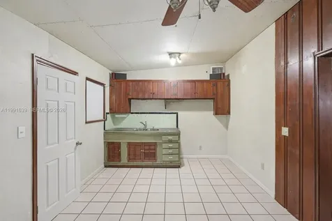272 W 46th Street Hialeah FL 33012